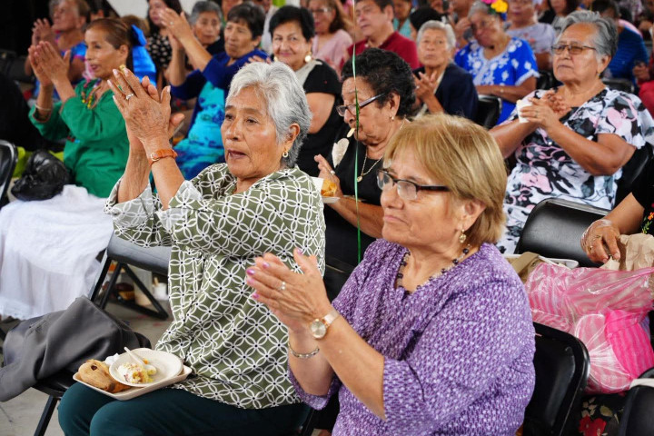 Oaxaca de Juárez celebra a las y los abuelos con un homenaje en la Casa de Día del DIF Municipal