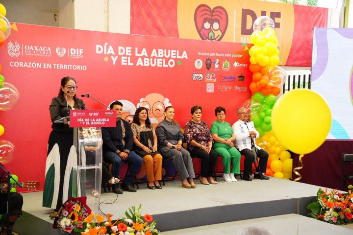 Oaxaca de Juárez celebra a las y los abuelos con un homenaje en la Casa de Día del DIF Municipal