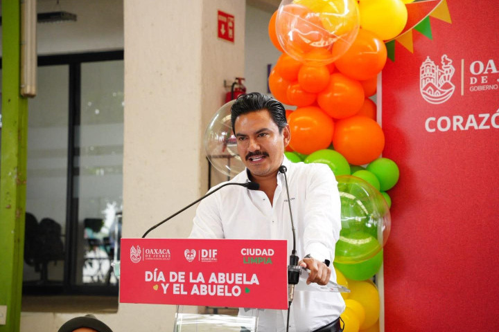 Oaxaca de Juárez celebra a las y los abuelos con un homenaje en la Casa de Día del DIF Municipal