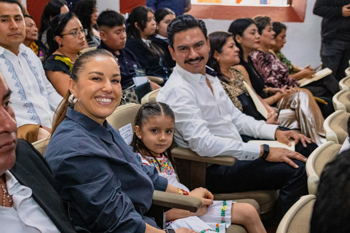 Juventud oaxaqueña toma la palabra en el Cabildo Juvenil 2025