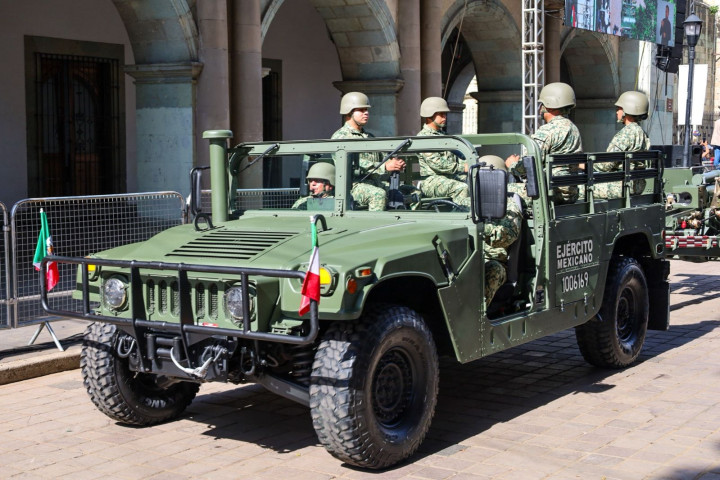 Desfile cívico-militar reafirma la unidad y seguridad en Oaxaca de Juárez