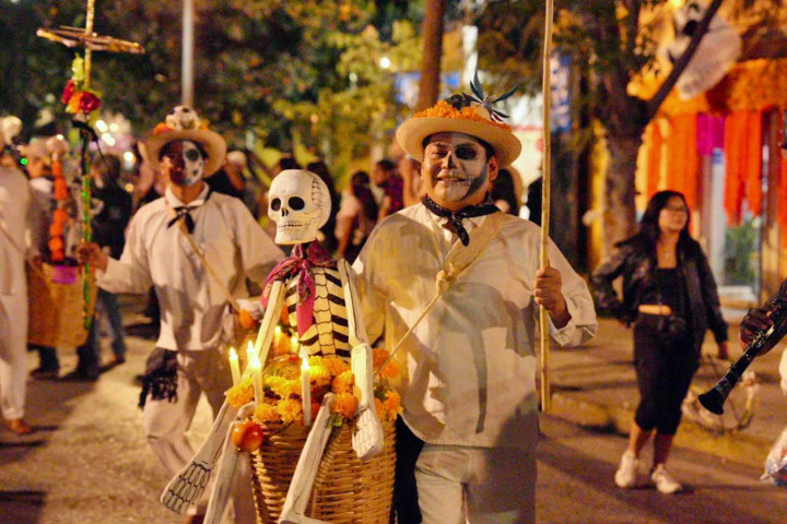 Oaxaca se llena de orgullo y tradición en una ciudad eternamente viva