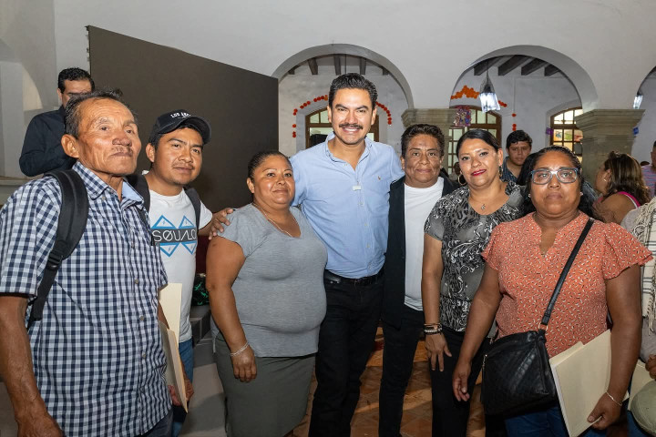 Entrega Ray Chagoya nombramientos a nuevos Comités Vecinales de Oaxaca de Juárez