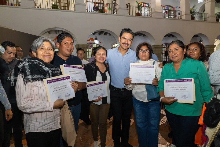 Entrega Ray Chagoya nombramientos a nuevos Comités Vecinales de Oaxaca de Juárez