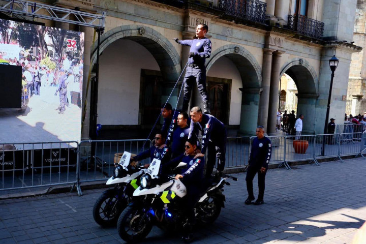 Oaxaca de Juárez vive un desfile cívico-deportivo en paz y con gran participación ciudadana