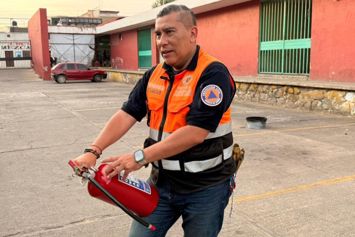 Continúa la toma de protesta de Unidades Internas de Protección Civil en mercados municipales