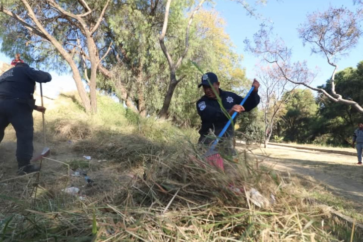 Megatequio de limpieza en las riberas del río Atoyac contribuye a una ciudad segura