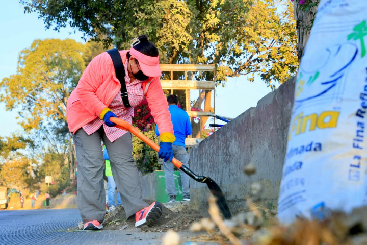 Tequio fortalece la limpieza y el trabajo vecinal en la colonia Arboleda