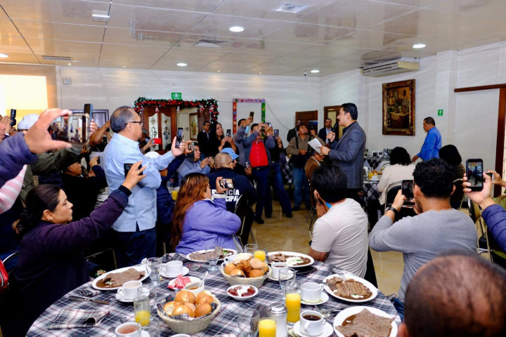 Ray Chagoya refrenda compromiso de trabajo conjunto con medios de comunicación