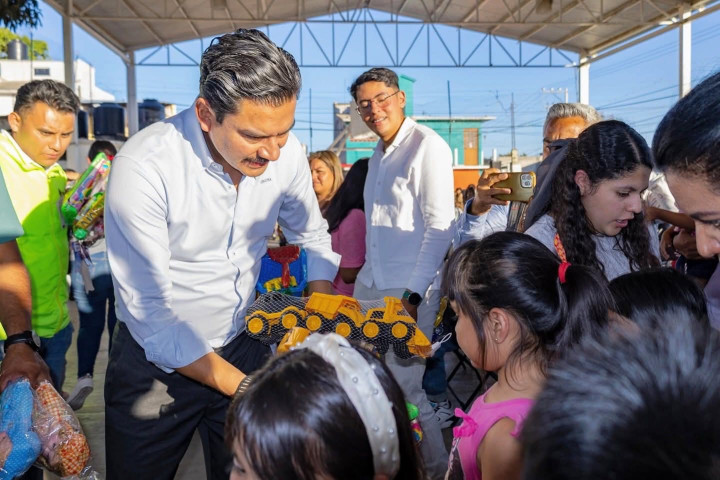 La magia de los Reyes Magos recorre las agencias de Oaxaca de Juárez